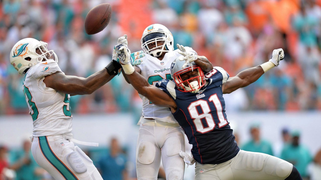 Dolphins facing must-win situation at Patriots to keep slim playoff hopes alive
